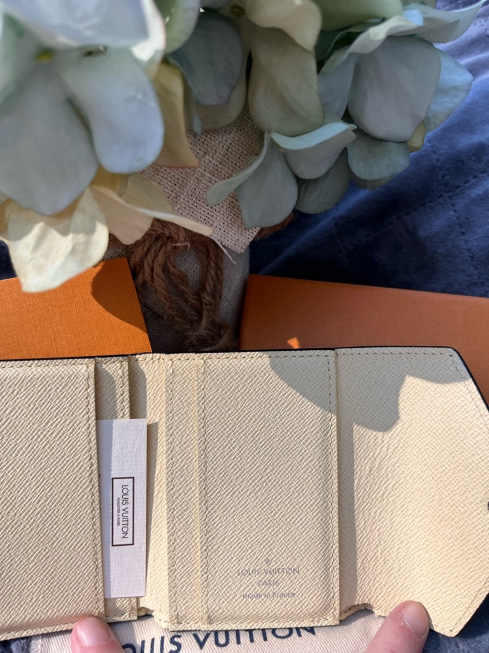✨ RARE ✨ Louis Vuitton LV Pop Zoe Wallet - Limited Edition 2019 - Picture 7 of 10